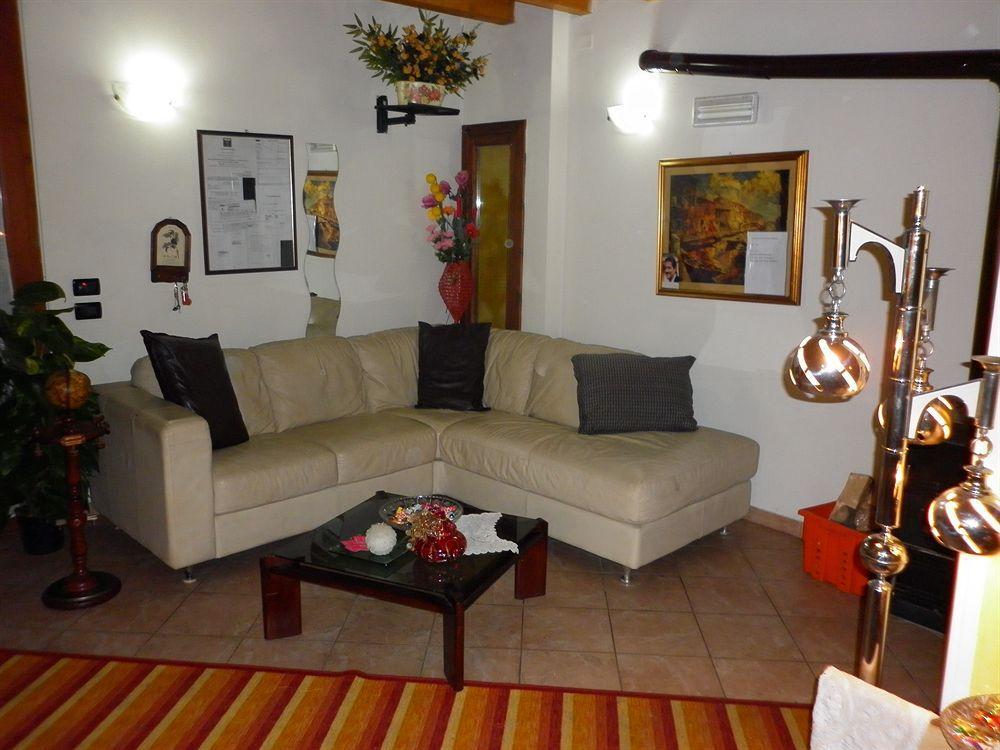 La Cascina Di Alice Bed & Breakfast Castiglione Delle Stiviere Exterior photo